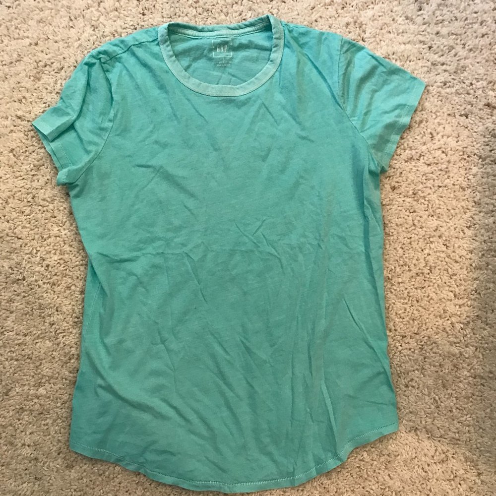 3/$20 Gap Vintage Wash Short Sleeve Tee